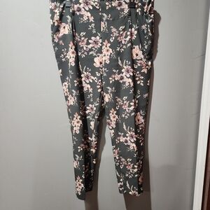 Floral Ankle Pants Wirh Pockets